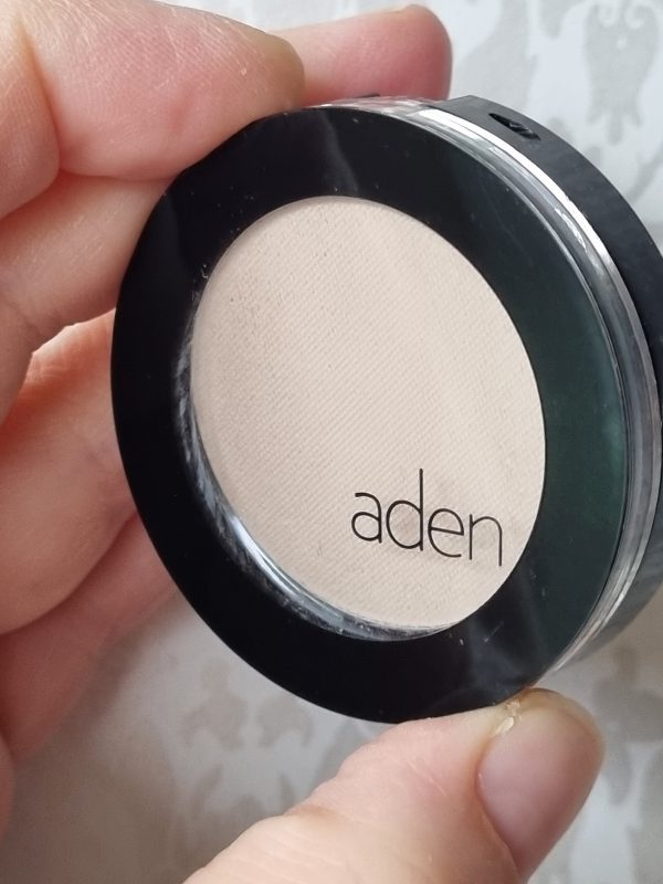 سایه چشم تک رنگ مات ادن aden